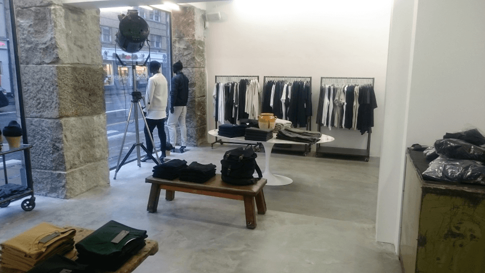 Poleret betongulv – Caemento designgulv - Moss Copenhagen - niveauforskel